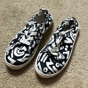 Steve Madden graffiti sneaker
